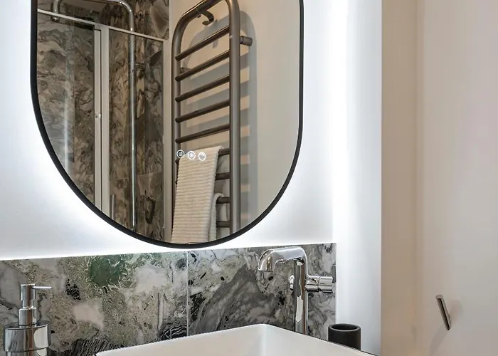 Sloth Loft Montmartre 2025 Refresh *
